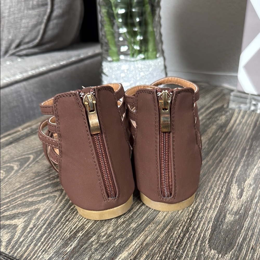 Journee Collection Hanni Gladiator Sandal Wide Size - Picture 7 of 16
